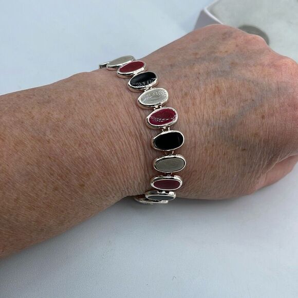 Vintage Oval link enamel cream red black bracelet. - Picture 5 of 7